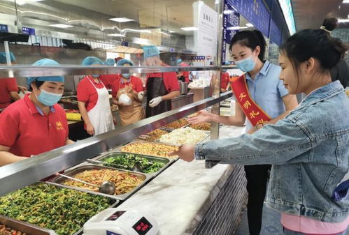 鄭大二附院營(yíng)養(yǎng)食堂榮獲“餐飲服務(wù)食品安全示范店”稱號(hào)并舉辦慶祝活動(dòng)