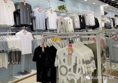 武山衣品之家服裝批發(fā)城盛大開(kāi)業(yè),節(jié)目豐富多彩 現(xiàn)場(chǎng)人山人海 商品琳瑯滿(mǎn)目