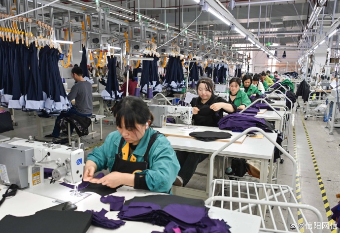 天生服裝:智能制造鑄就服裝企業(yè)新標(biāo)桿_盱眙_項(xiàng)目_生產(chǎn)線(xiàn)